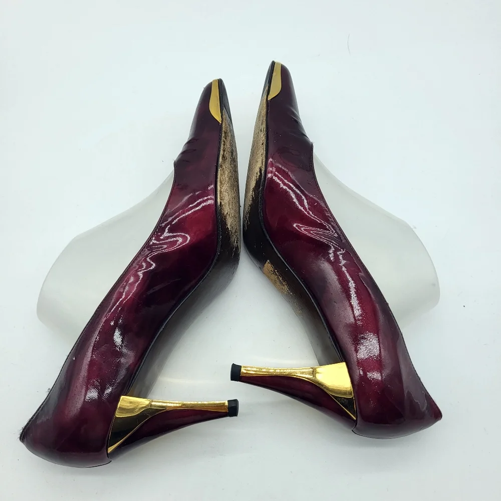 Stuart Weitzman burgundy marbled patent leather pointed toe with gold trim Sz 8 - Picture 4 of 14